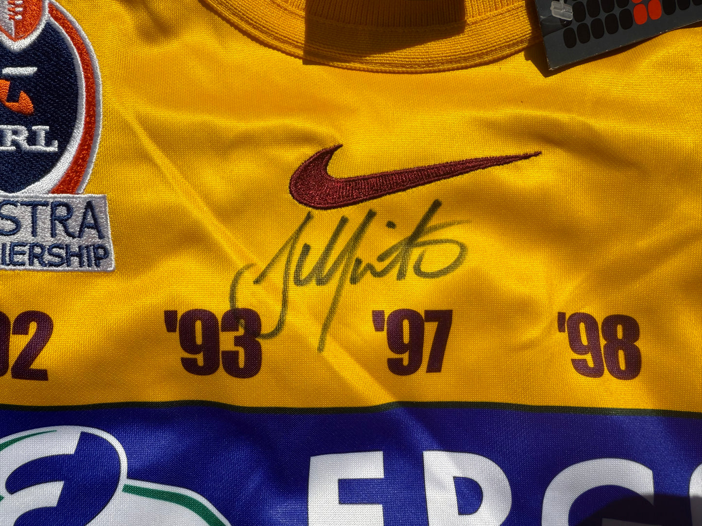 2003 Brisbane Broncos Heritage Player Cut Scott Minto signed (2XL)