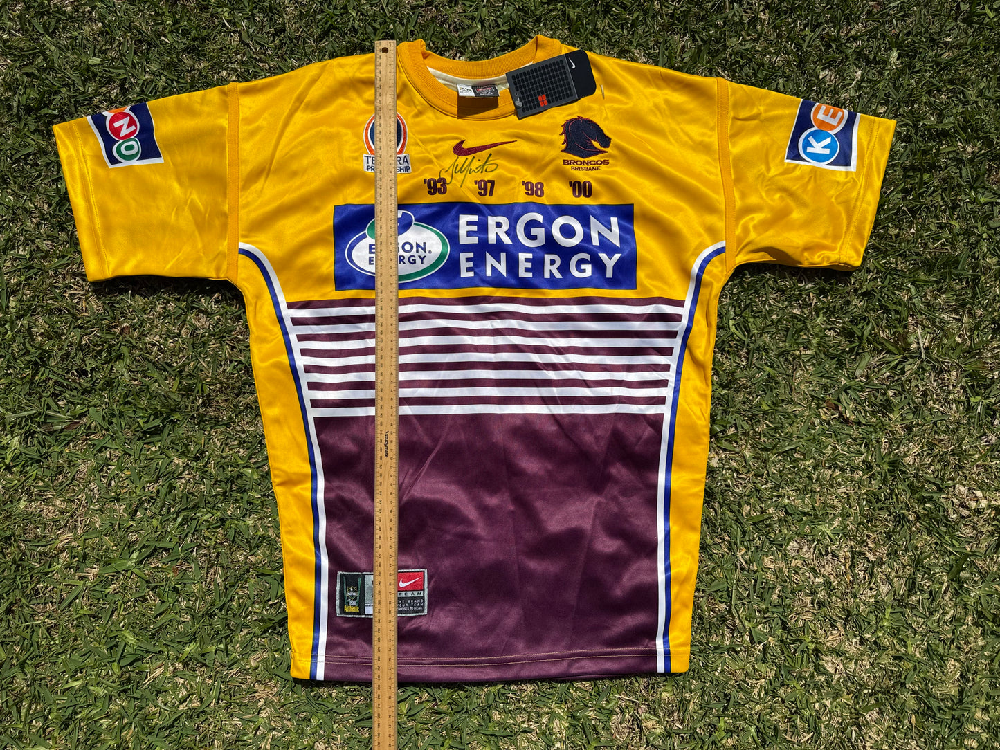 2003 Brisbane Broncos Heritage Player Cut Scott Minto signed (2XL)