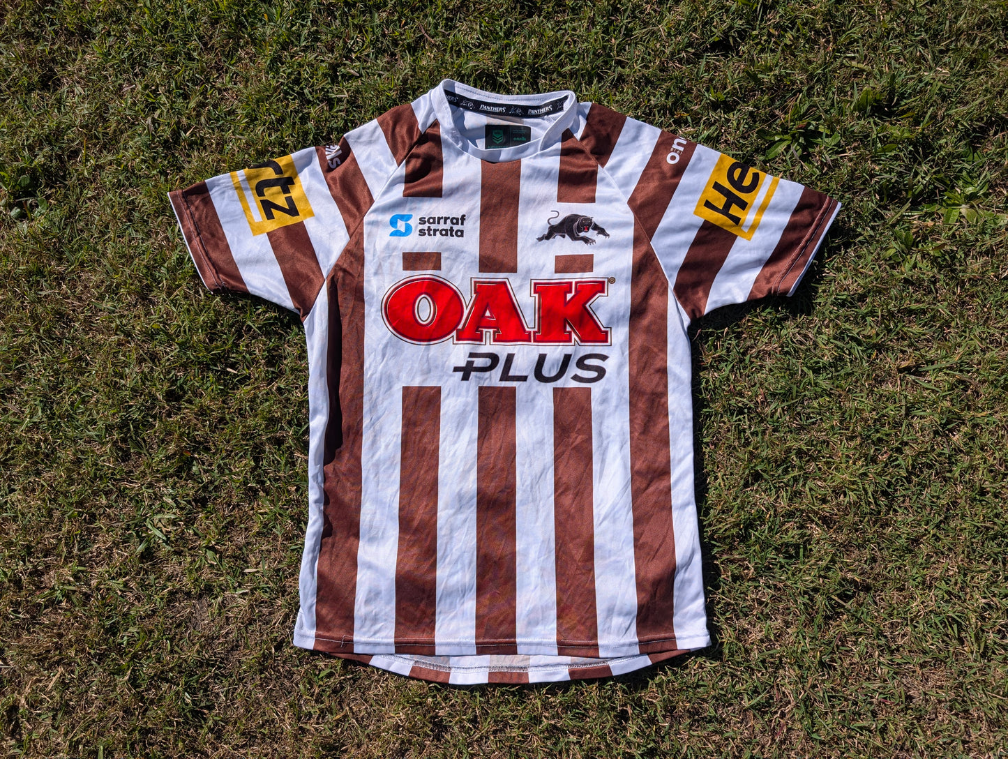 2021 Penrith Panthers Warm Up tee (M)