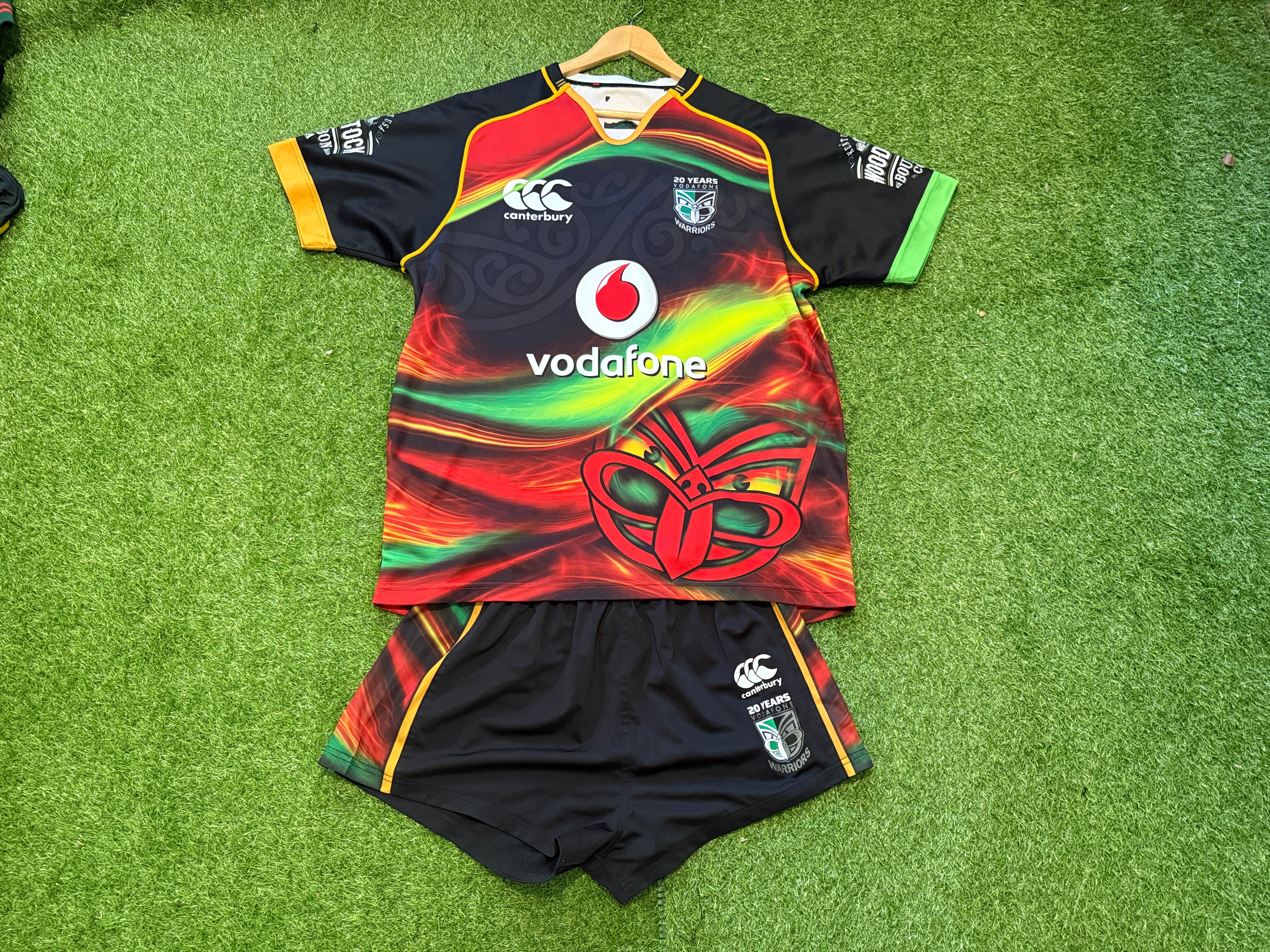 2015 NZ Warriors Zion Trial Jersey and Shorts (2XL) – Retro Rugba Leeg