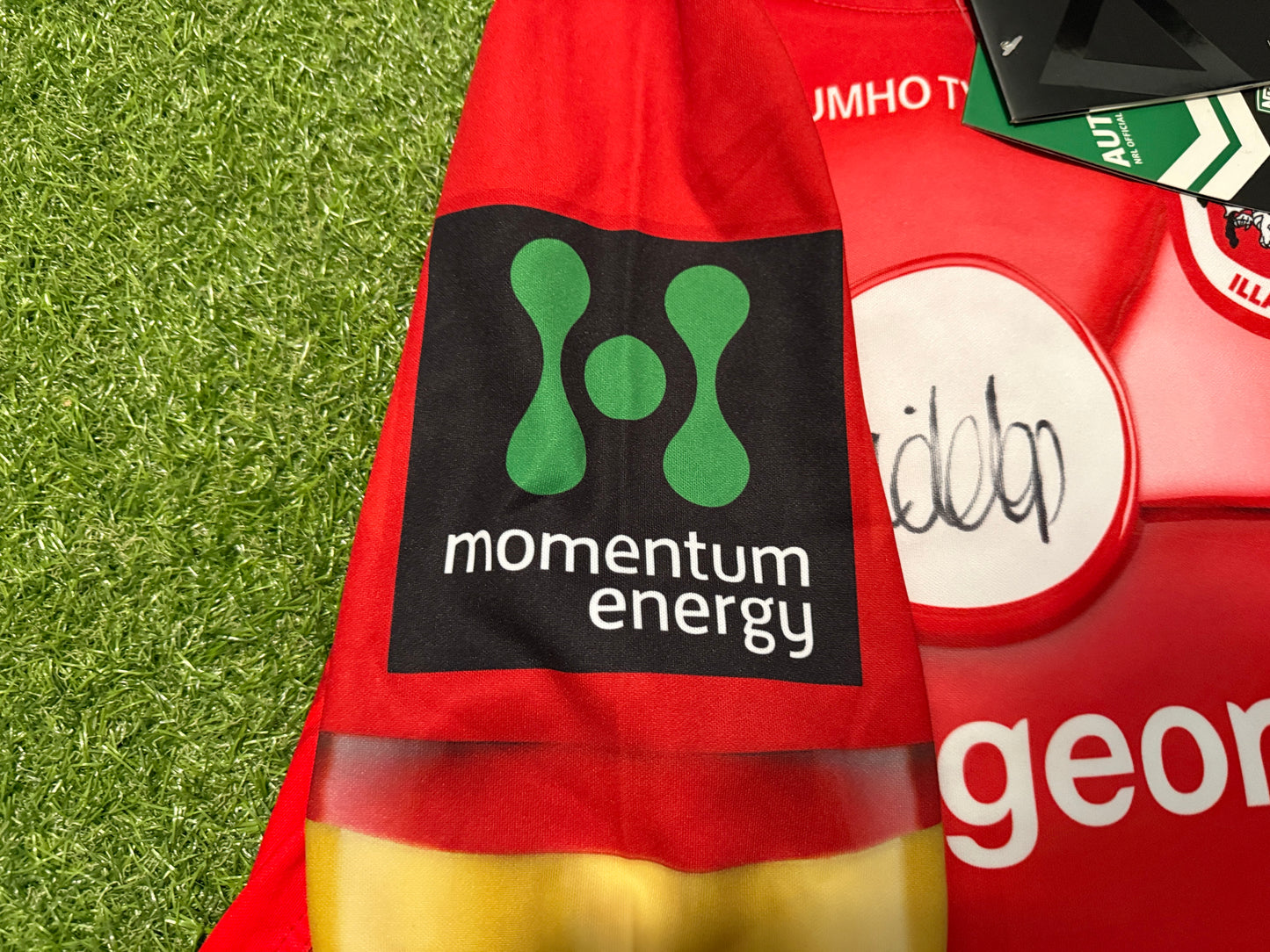 2015 St George Illawarra Ironman Marvel Jersey Signed BNWT (L)