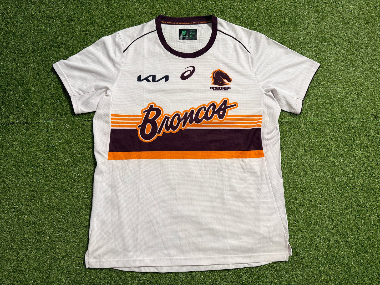 2025 Brisbane Broncos Warm up tee (XL)