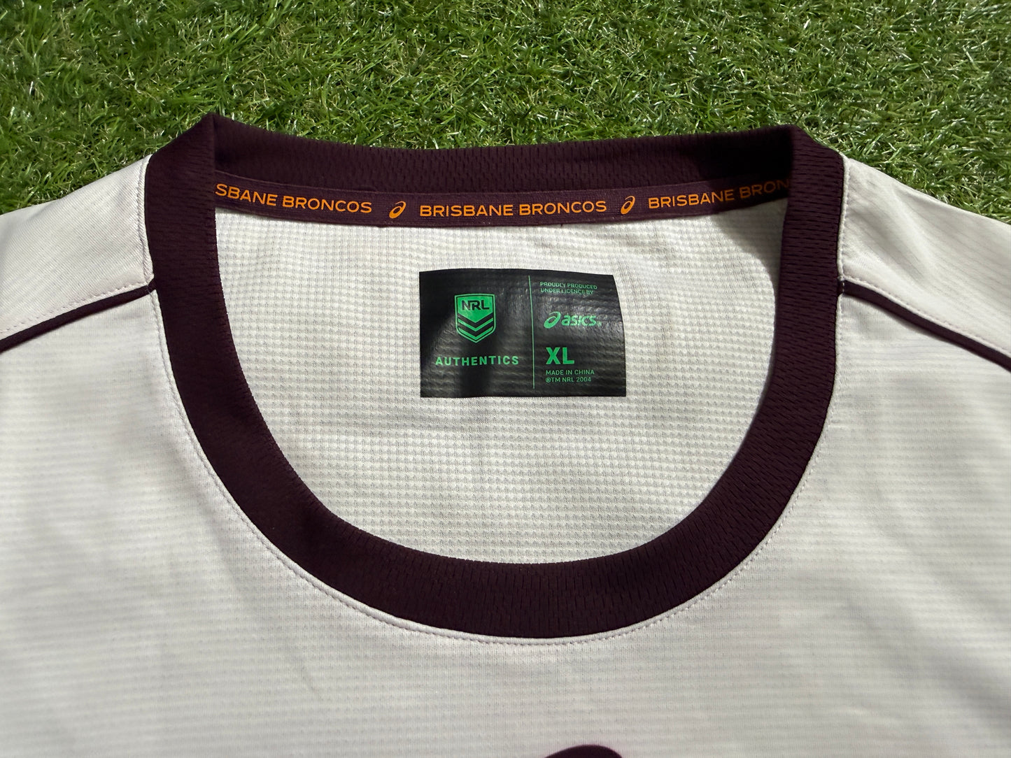 2025 Brisbane Broncos Warm up tee (XL)