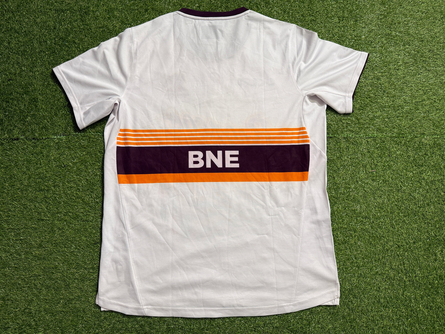 2025 Brisbane Broncos Warm up tee (XL)