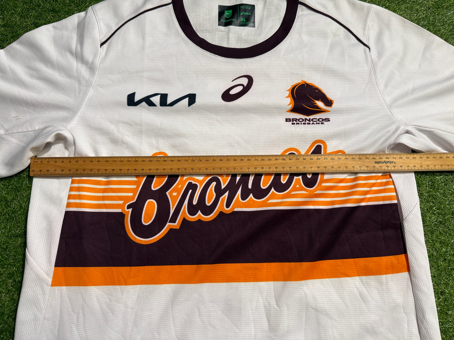 2025 Brisbane Broncos Warm up tee (XL)
