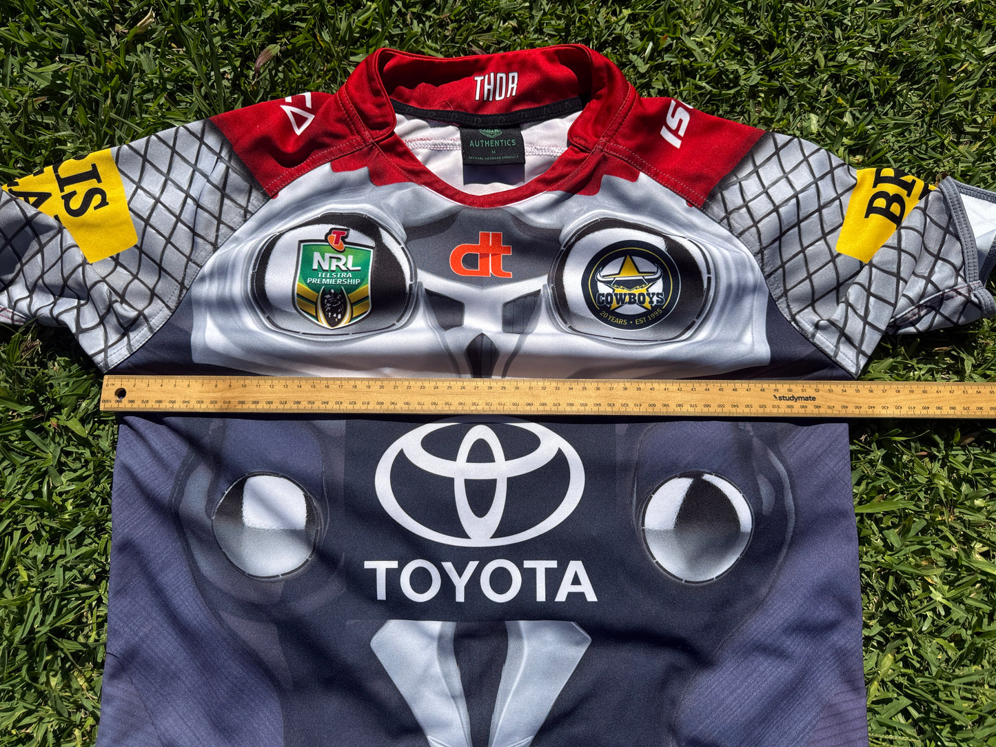 2015 North Queensland Cowboys Marvel (L)