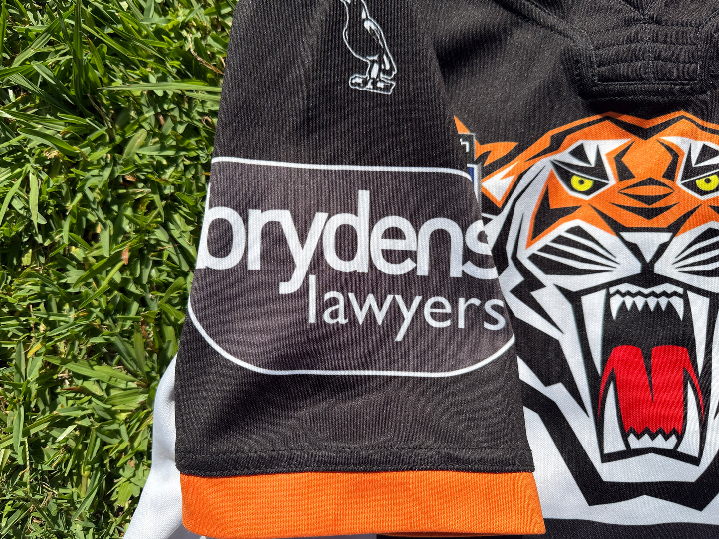 2016 Wests Tigers Auckland 9s Jersey (L)