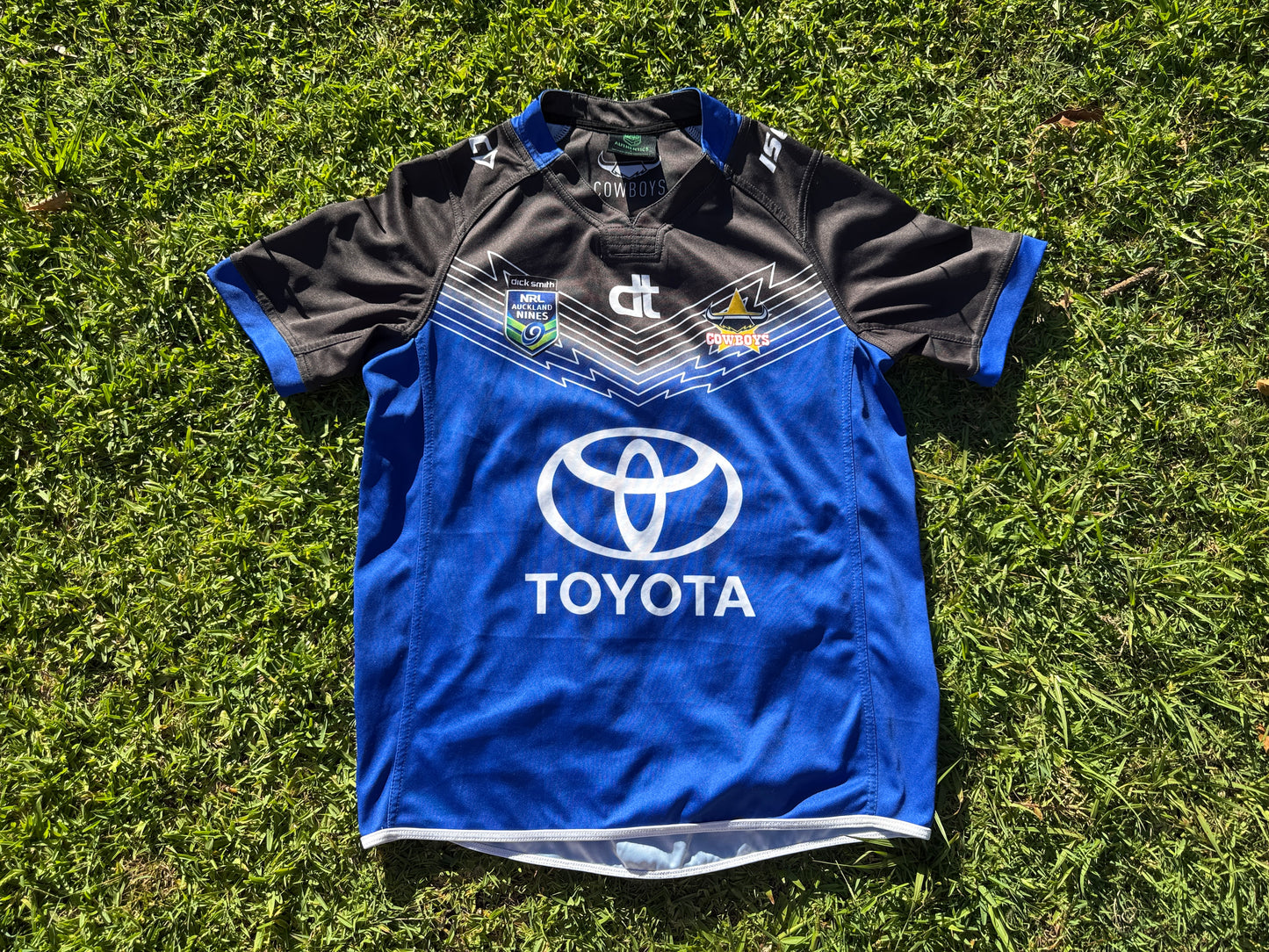2016 NQ Cowboys Auckland 9's Jersey (L)