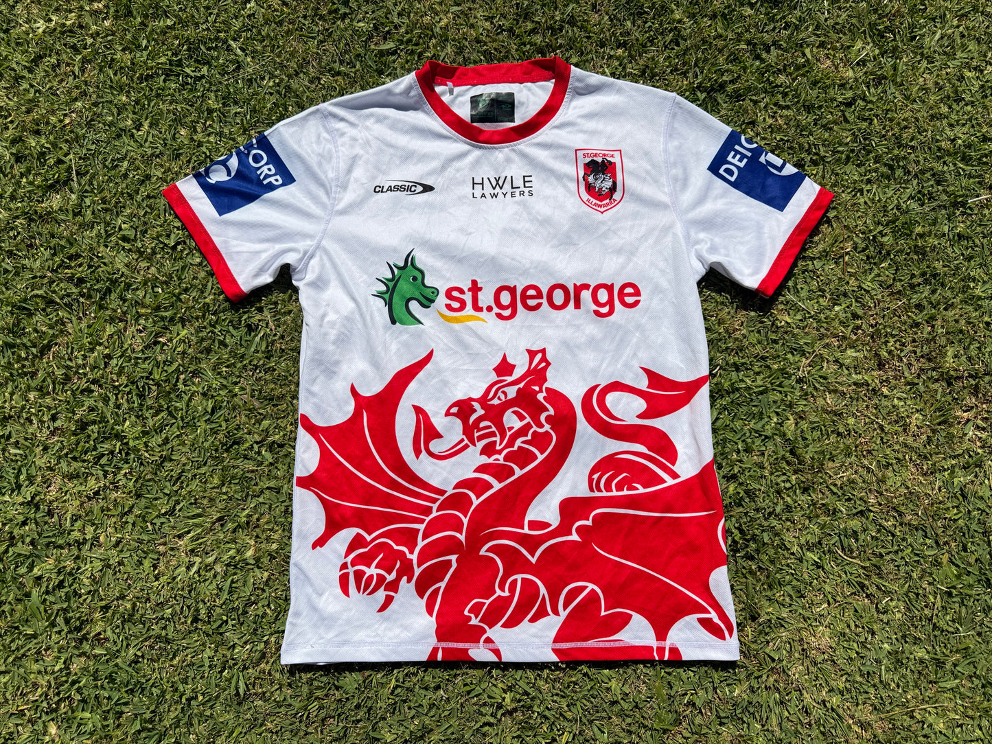 2022 St George Illawarra Dragons Run Out Tee (XL)