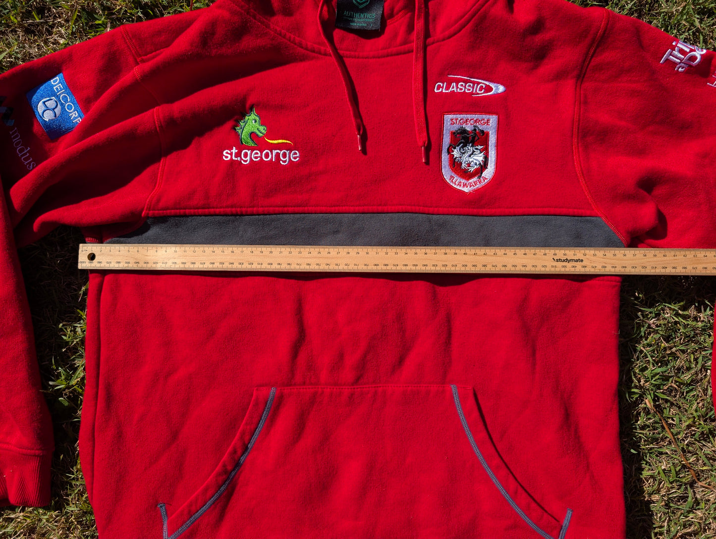 2022 St George Illawarra Team Hoodie (L)