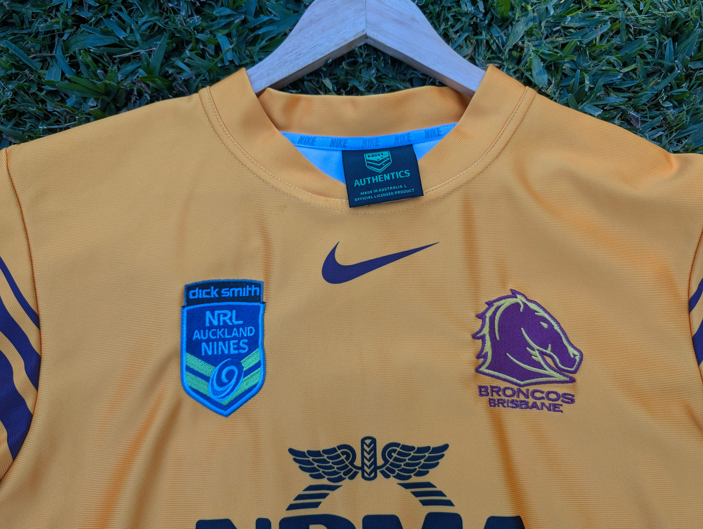 2014 Brisbane Broncos Auckland 9's Jersey ( L)