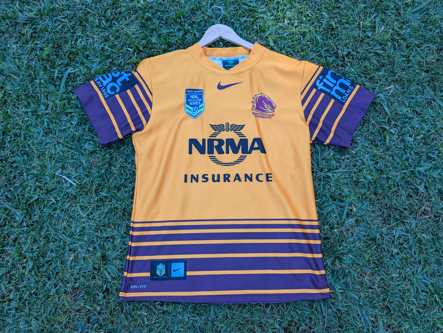 2014 Brisbane Broncos Auckland 9's Jersey ( L)